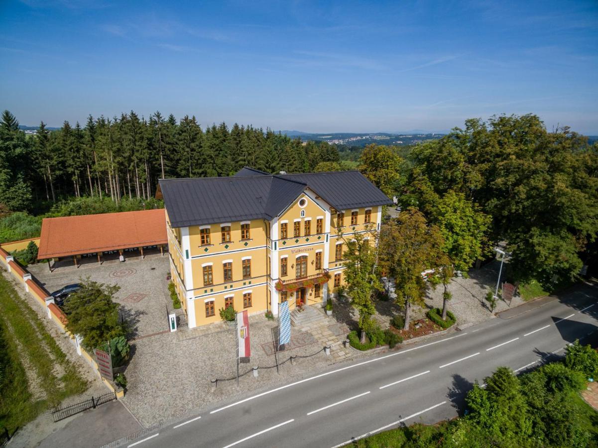 פסאו Hotel & Restaurant Waldschloss מראה חיצוני תמונה
