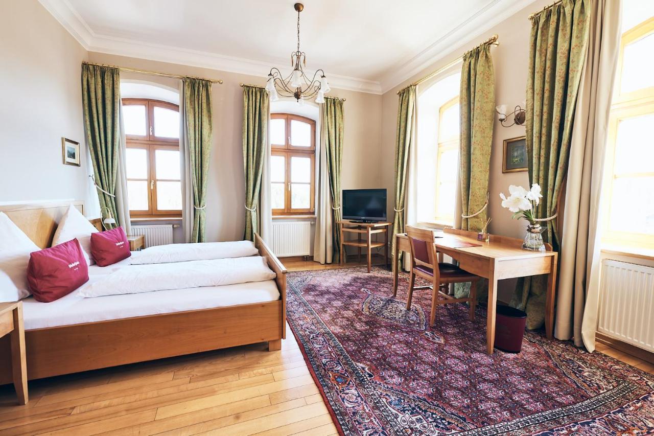 פסאו Hotel & Restaurant Waldschloss מראה חיצוני תמונה