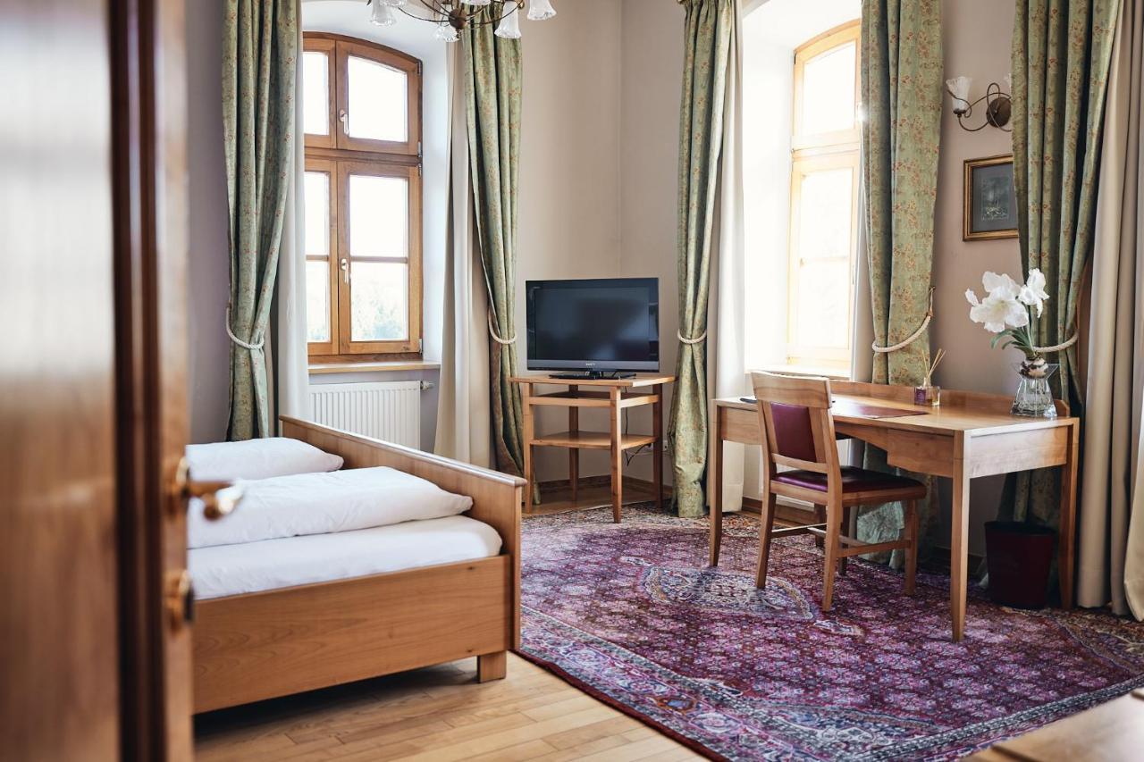 פסאו Hotel & Restaurant Waldschloss מראה חיצוני תמונה