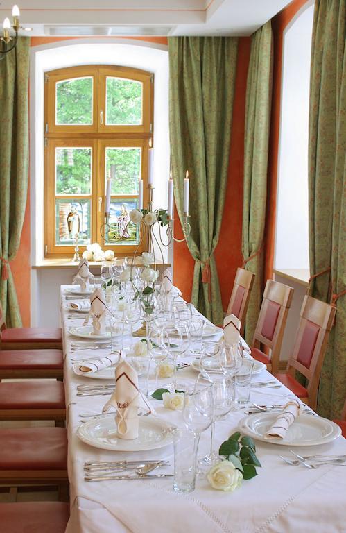 פסאו Hotel & Restaurant Waldschloss מראה חיצוני תמונה
